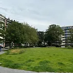 Large Sunny And Bright Apartment With Park View